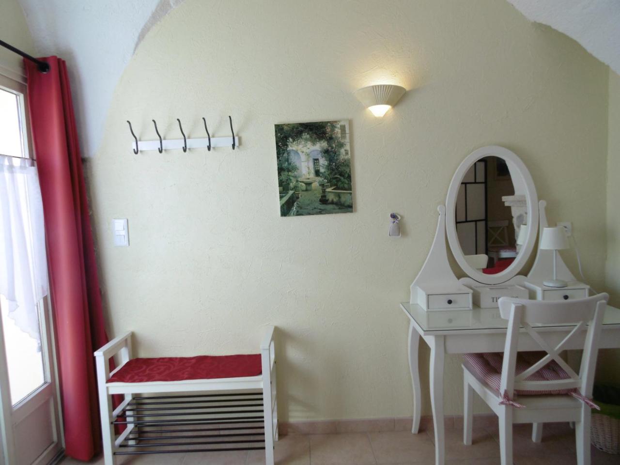La Ferme De Valauris Bed & Breakfast *